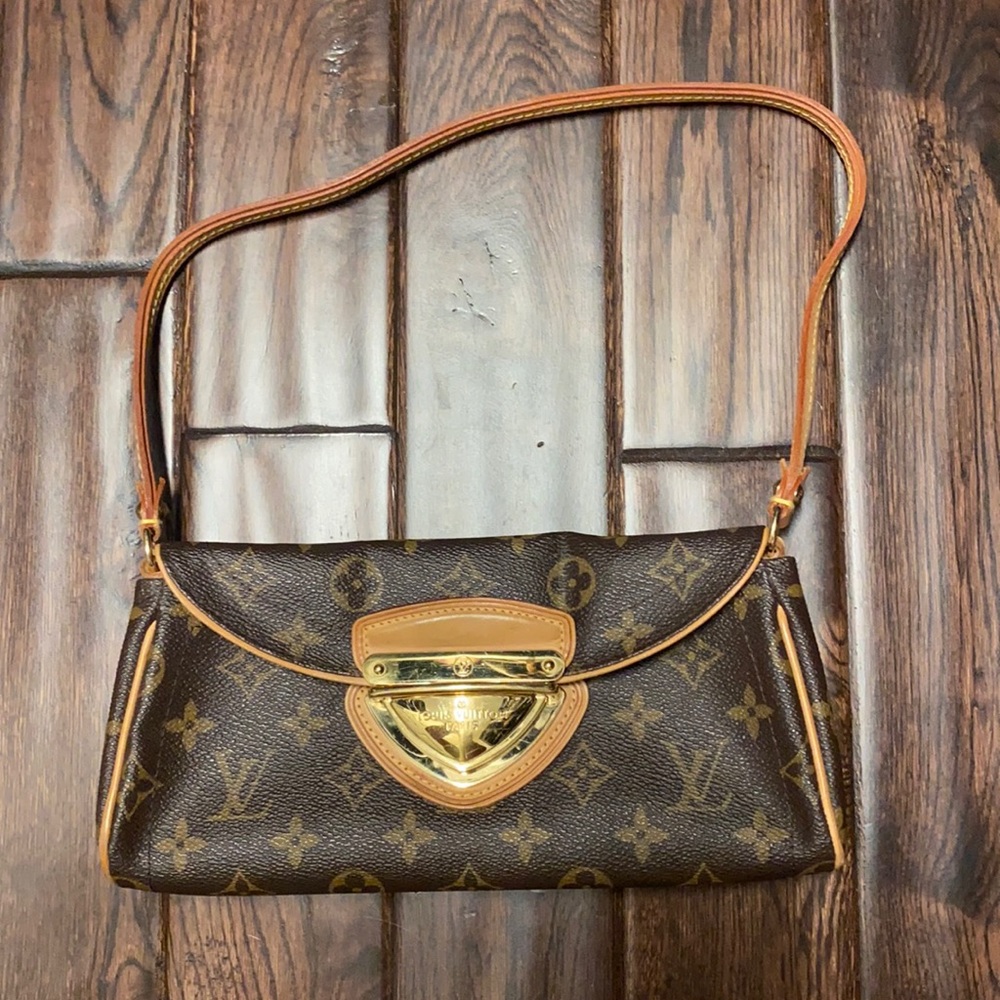 Great condition Louis Vuitton clutch